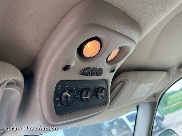 image for item LG9151 2004 GMC Yukon XL  SUV