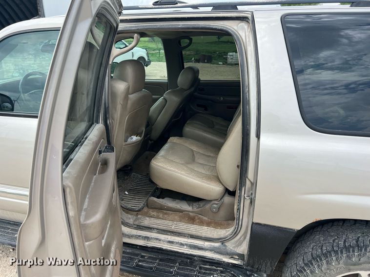 image for item LG9151 2004 GMC Yukon XL  SUV