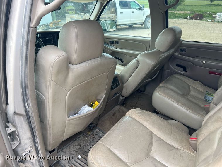 image for item LG9151 2004 GMC Yukon XL  SUV