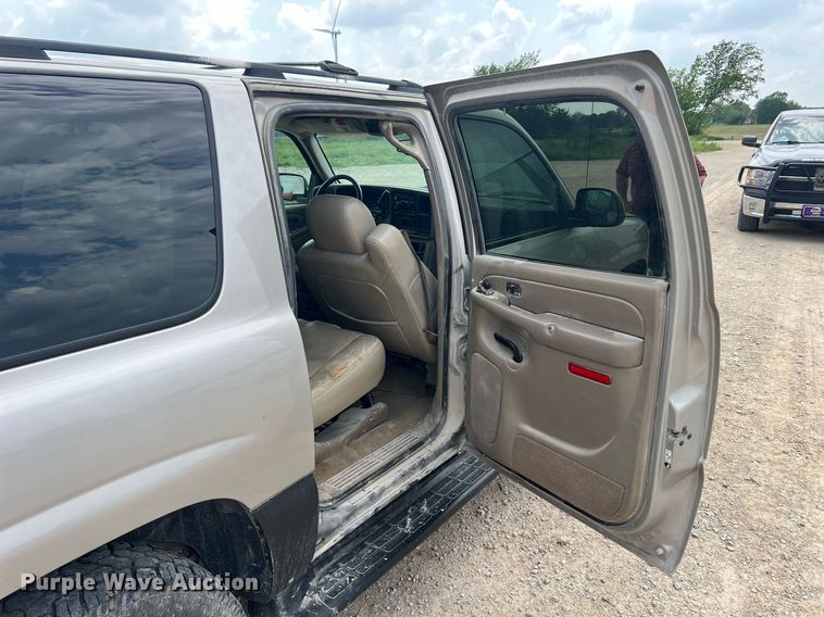 image for item LG9151 2004 GMC Yukon XL  SUV