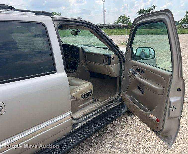 image for item LG9151 2004 GMC Yukon XL  SUV