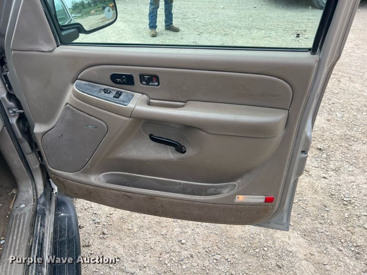 image for item LG9151 2004 GMC Yukon XL  SUV