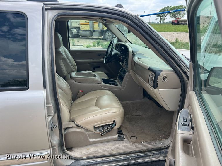 image for item LG9151 2004 GMC Yukon XL  SUV