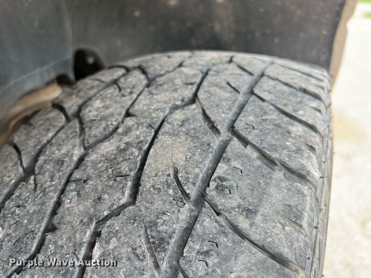 image for item LG9151 2004 GMC Yukon XL  SUV