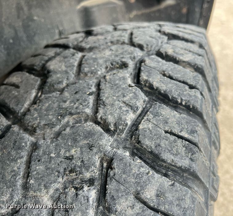 image for item LG9151 2004 GMC Yukon XL  SUV