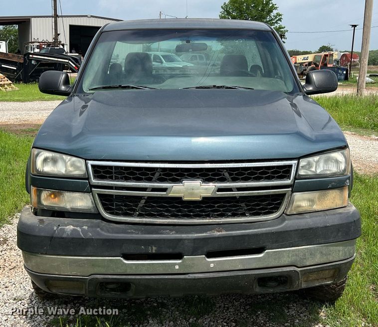 image for item LG9167 2006 Chevrolet Silverado 2500HD  pickup truck