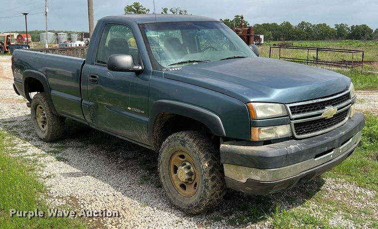 image for item LG9167 2006 Chevrolet Silverado 2500HD  pickup truck