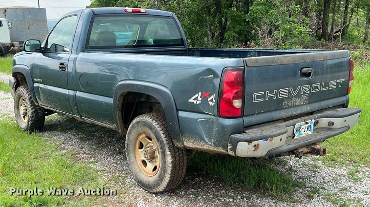 image for item LG9167 2006 Chevrolet Silverado 2500HD  pickup truck