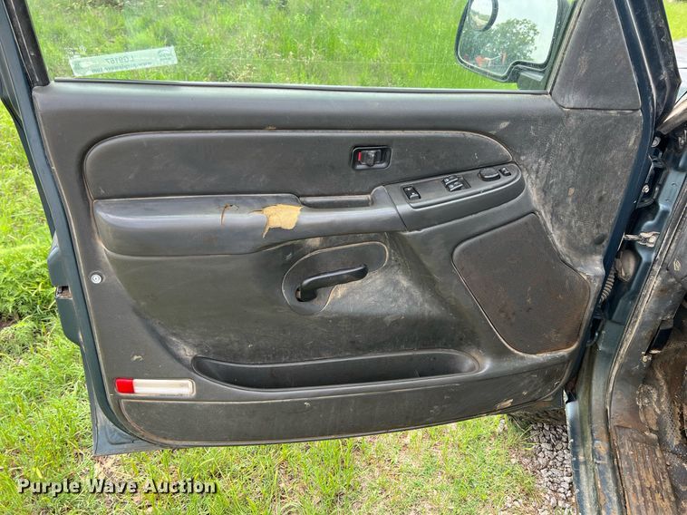 image for item LG9167 2006 Chevrolet Silverado 2500HD  pickup truck