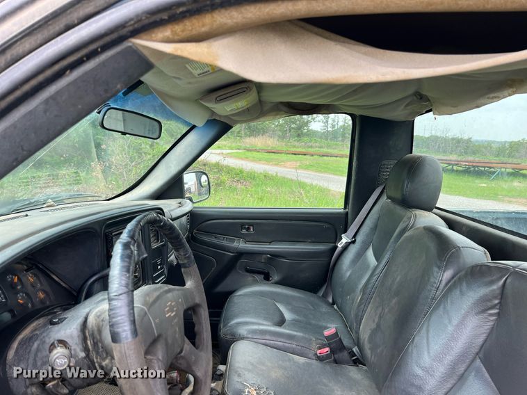 image for item LG9167 2006 Chevrolet Silverado 2500HD  pickup truck