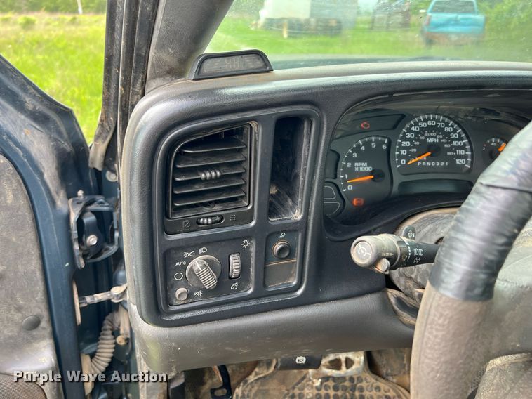 image for item LG9167 2006 Chevrolet Silverado 2500HD  pickup truck