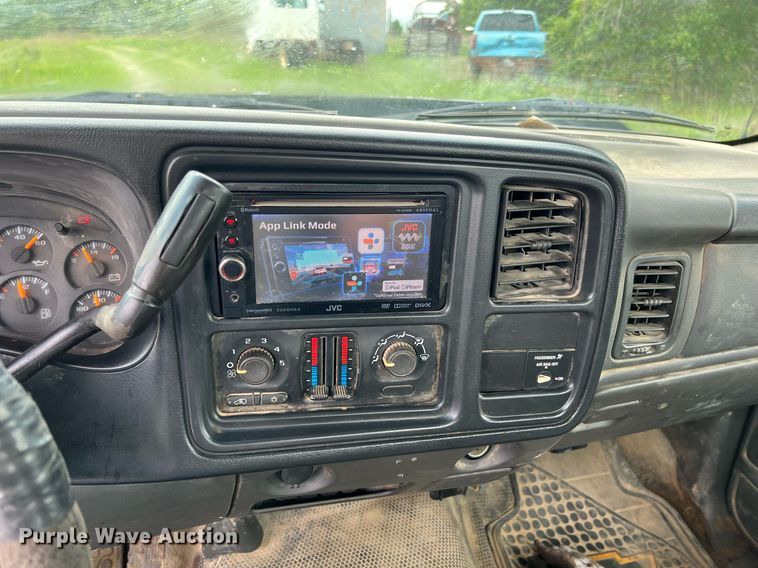 image for item LG9167 2006 Chevrolet Silverado 2500HD  pickup truck