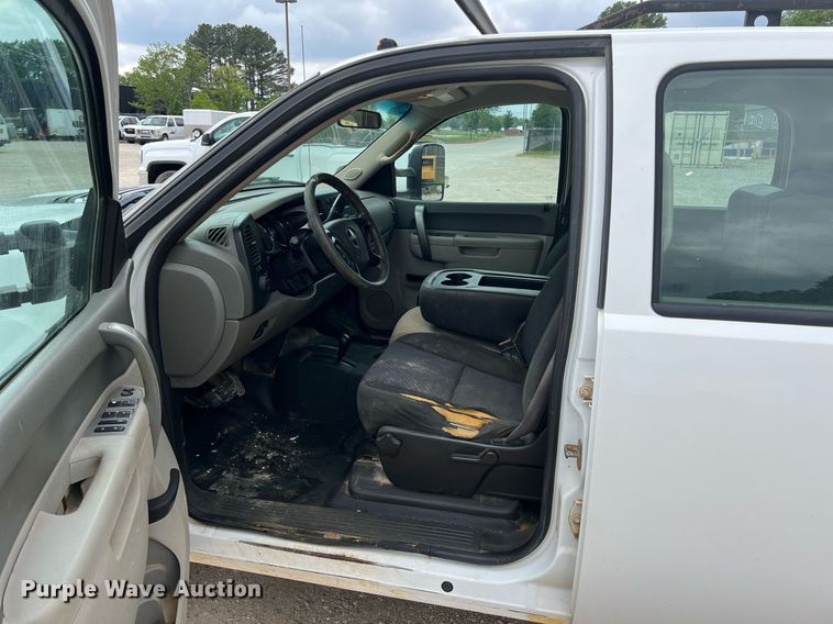 image for item LG9188 2012 GMC Sierra 2500HD  Crew Cab utility bed pickup truck