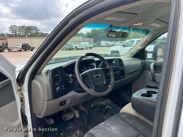 image for item LG9188 2012 GMC Sierra 2500HD  Crew Cab utility bed pickup truck