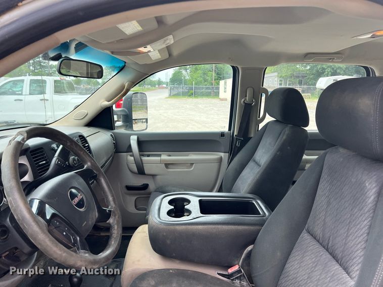 image for item LG9188 2012 GMC Sierra 2500HD  Crew Cab utility bed pickup truck