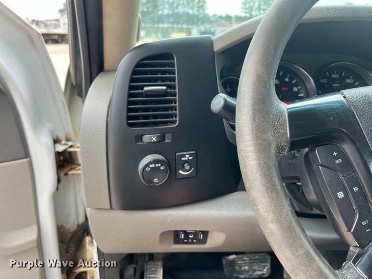 image for item LG9188 2012 GMC Sierra 2500HD  Crew Cab utility bed pickup truck