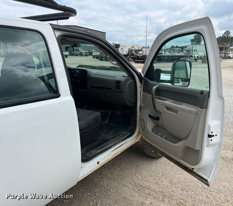 image for item LG9188 2012 GMC Sierra 2500HD  Crew Cab utility bed pickup truck