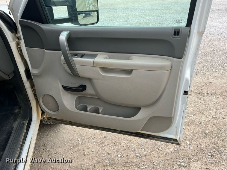 image for item LG9188 2012 GMC Sierra 2500HD  Crew Cab utility bed pickup truck