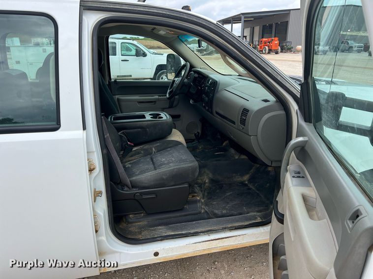 image for item LG9188 2012 GMC Sierra 2500HD  Crew Cab utility bed pickup truck