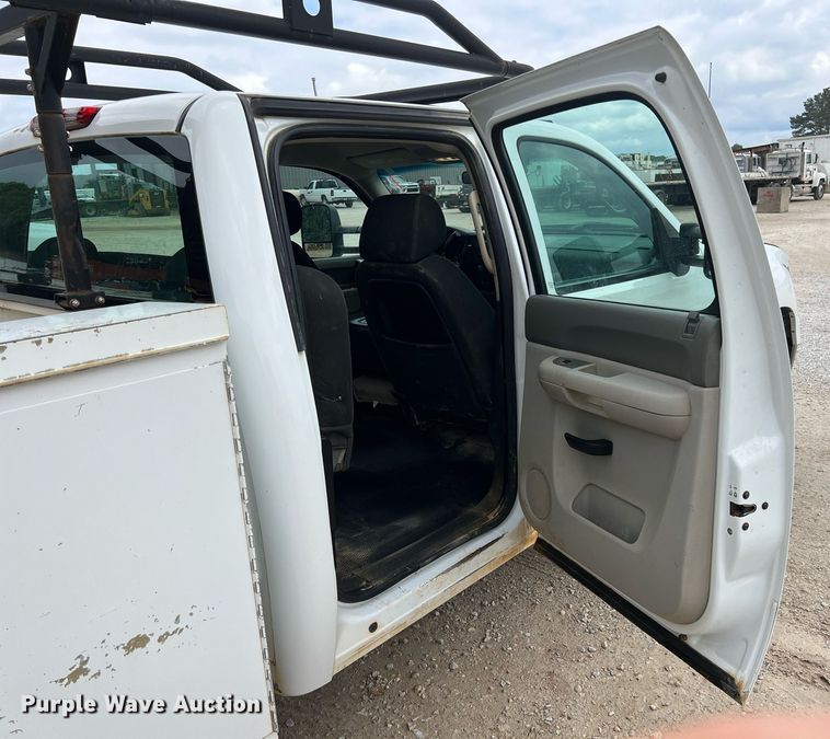 image for item LG9188 2012 GMC Sierra 2500HD  Crew Cab utility bed pickup truck