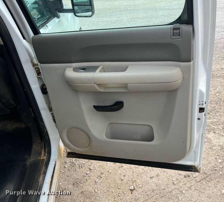 image for item LG9188 2012 GMC Sierra 2500HD  Crew Cab utility bed pickup truck