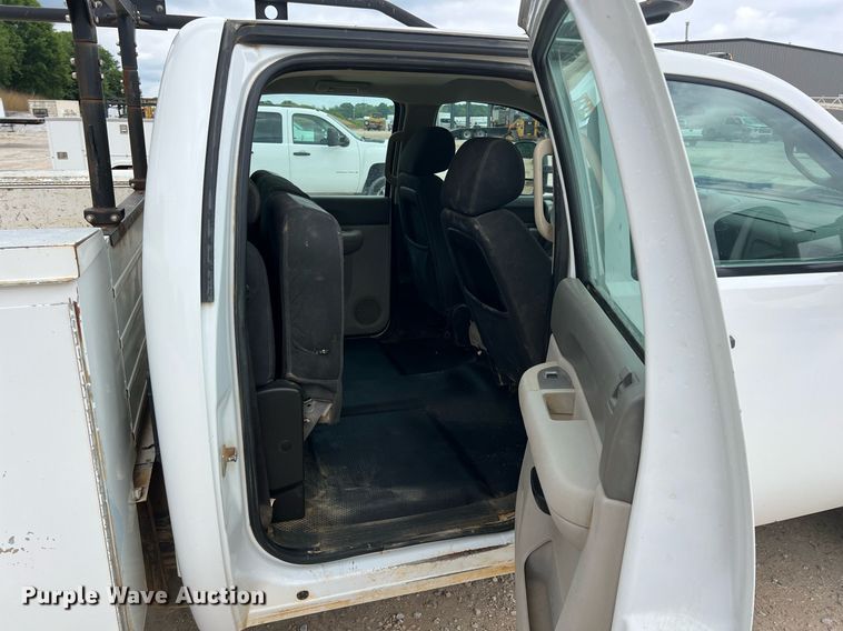 image for item LG9188 2012 GMC Sierra 2500HD  Crew Cab utility bed pickup truck