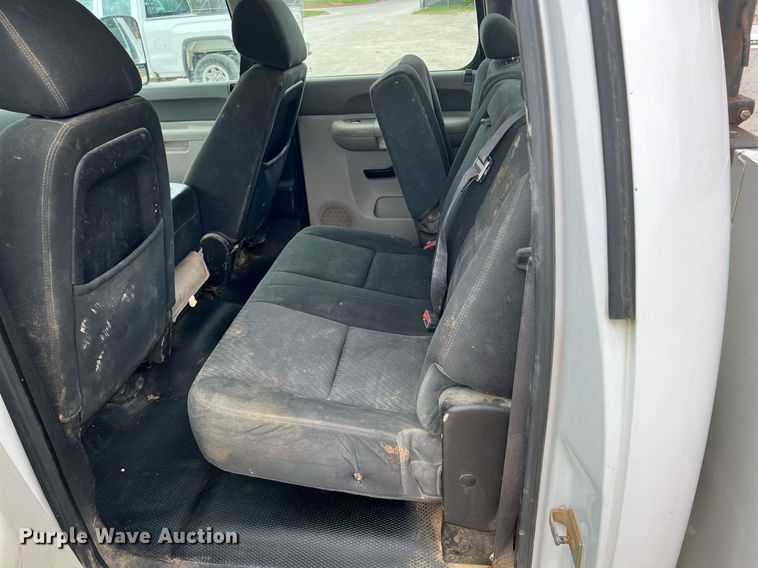 image for item LG9188 2012 GMC Sierra 2500HD  Crew Cab utility bed pickup truck