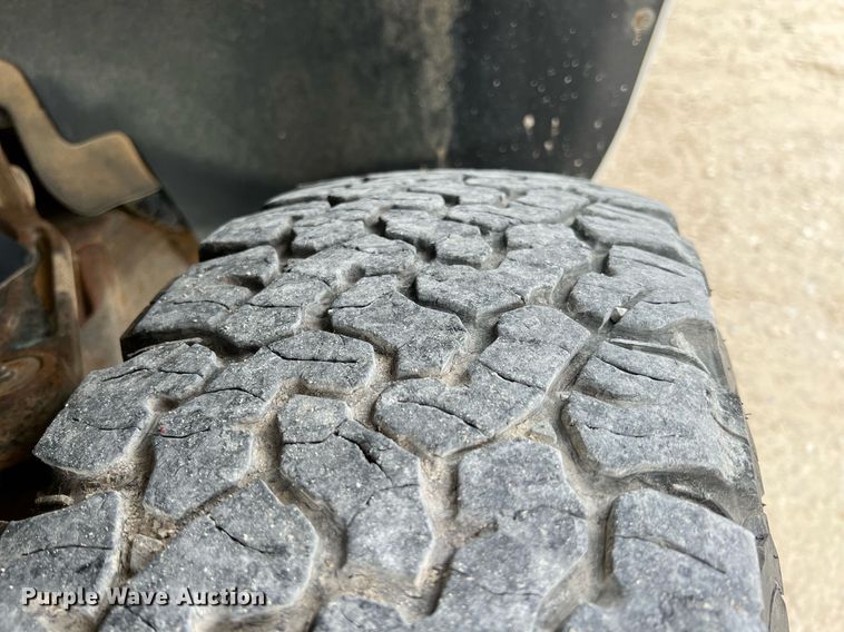 image for item LG9188 2012 GMC Sierra 2500HD  Crew Cab utility bed pickup truck