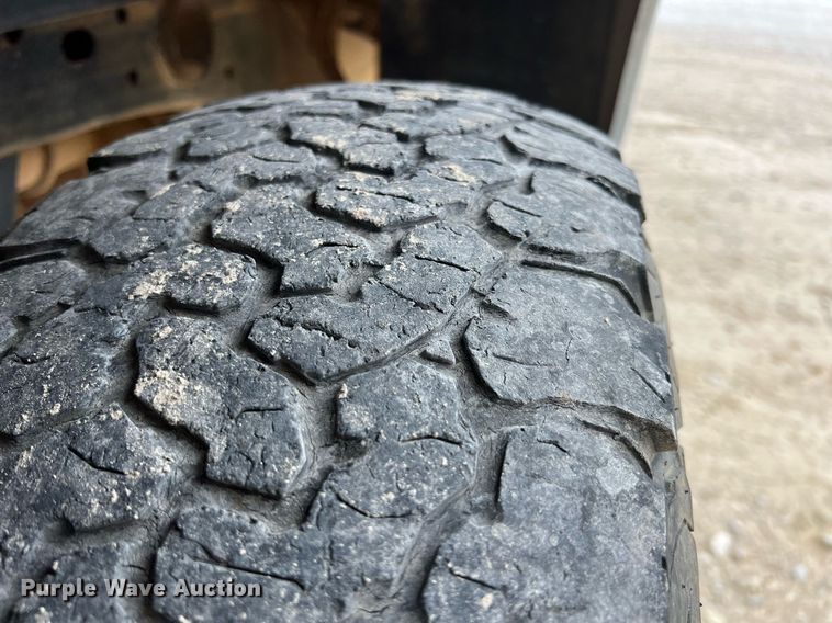 image for item LG9188 2012 GMC Sierra 2500HD  Crew Cab utility bed pickup truck