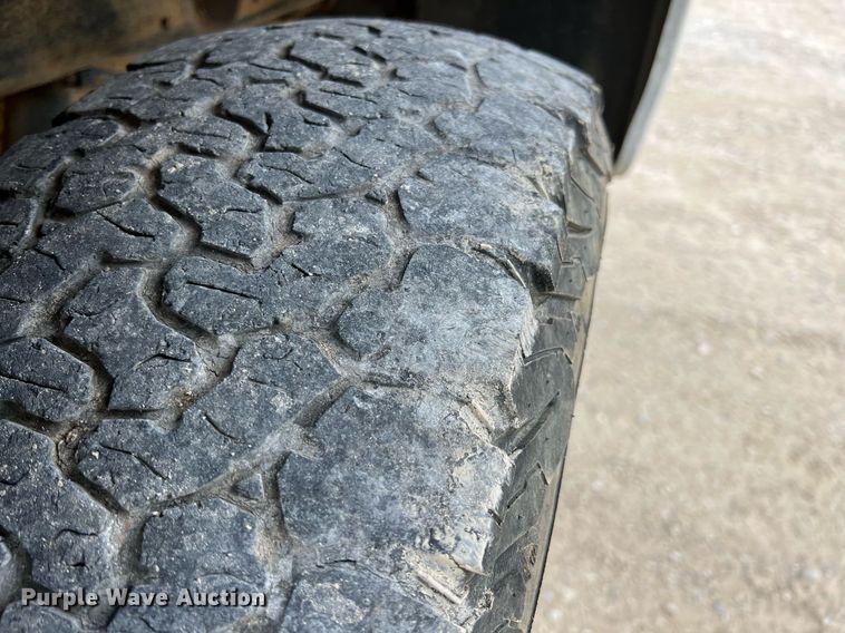 image for item LG9188 2012 GMC Sierra 2500HD  Crew Cab utility bed pickup truck