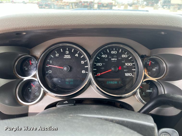 image for item LG9189 2011 Chevrolet Silverado 3500HD  Crew Cab utility bed pickup truck