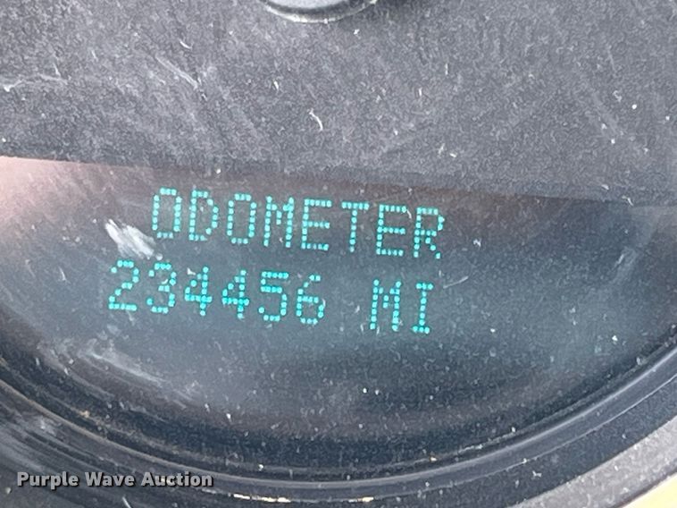 image for item LG9189 2011 Chevrolet Silverado 3500HD  Crew Cab utility bed pickup truck