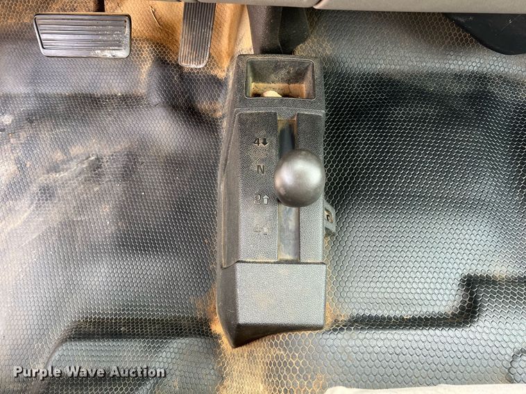 image for item LG9189 2011 Chevrolet Silverado 3500HD  Crew Cab utility bed pickup truck