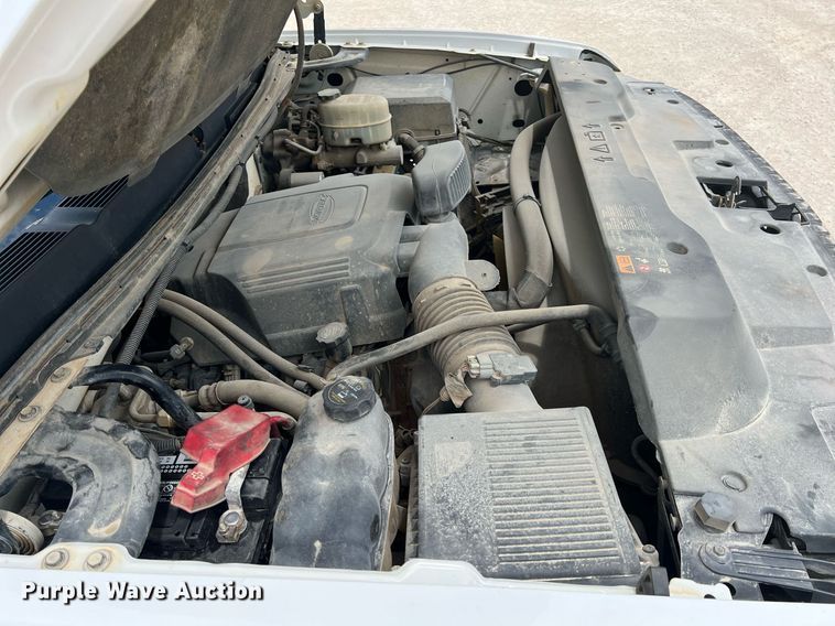 image for item LG9189 2011 Chevrolet Silverado 3500HD  Crew Cab utility bed pickup truck