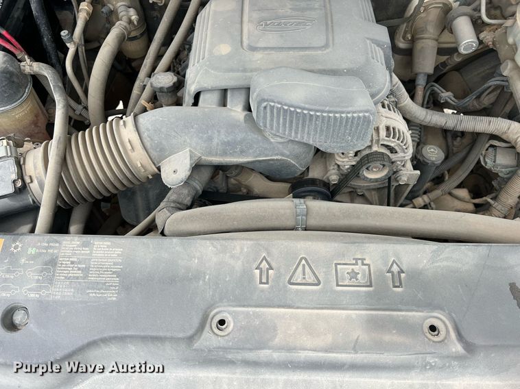 image for item LG9189 2011 Chevrolet Silverado 3500HD  Crew Cab utility bed pickup truck