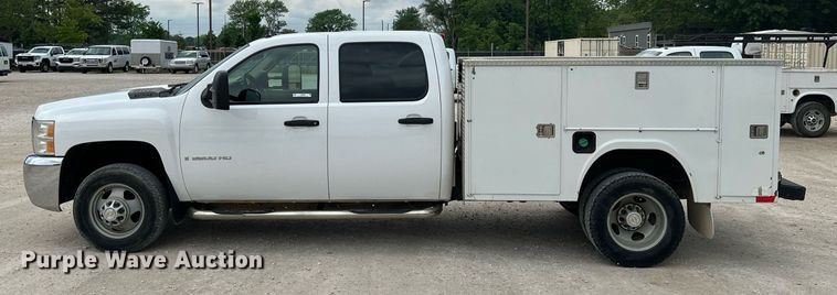 image for item LG9190 2008 Chevrolet Silverado 3500HD  Crew Cab utility bed pickup truck