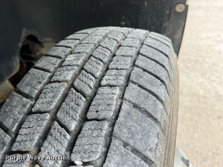 image for item LG9190 2008 Chevrolet Silverado 3500HD  Crew Cab utility bed pickup truck