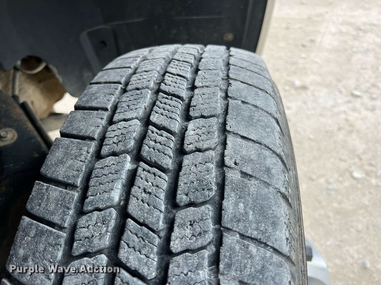 image for item LG9190 2008 Chevrolet Silverado 3500HD  Crew Cab utility bed pickup truck