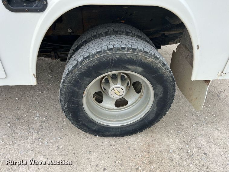 image for item LG9190 2008 Chevrolet Silverado 3500HD  Crew Cab utility bed pickup truck