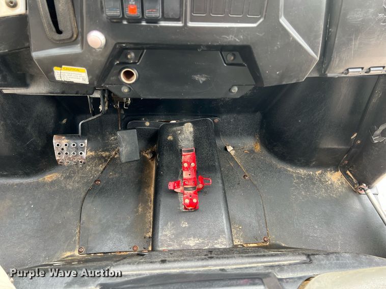 image for item LG9195 2011 Bobcat 3400XL  utility vehicle