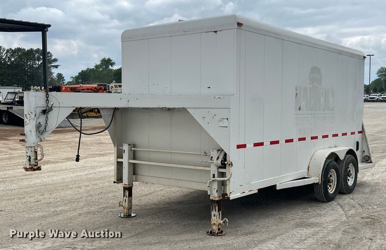 image for item LG9196 1997 Eagle Body  enclosed cargo trailer