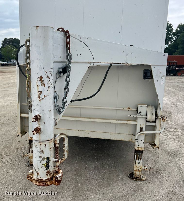 image for item LG9196 1997 Eagle Body  enclosed cargo trailer