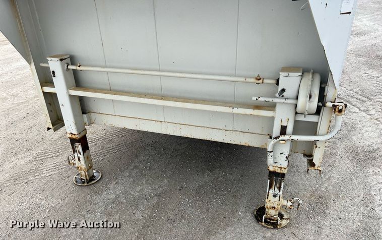 image for item LG9196 1997 Eagle Body  enclosed cargo trailer