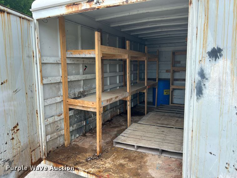 image for item LG9196 1997 Eagle Body  enclosed cargo trailer