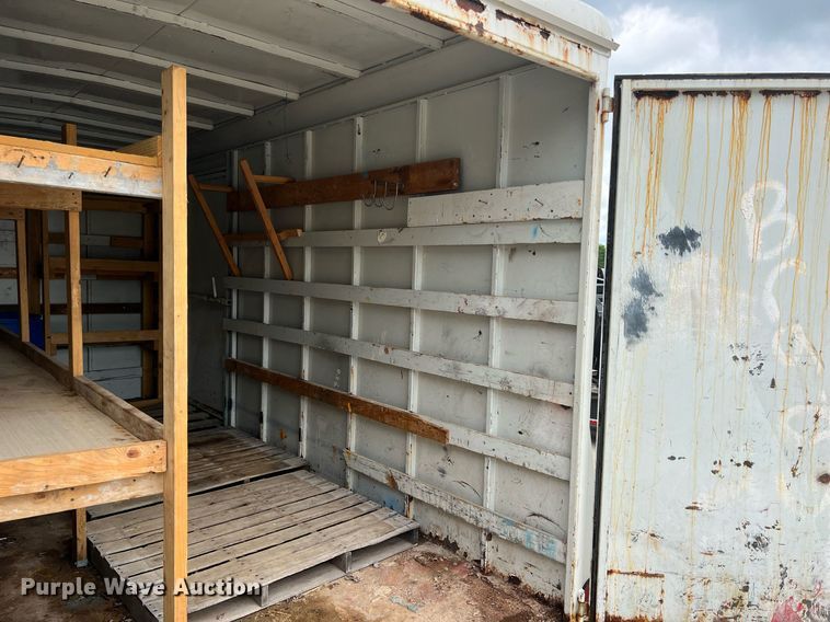 image for item LG9196 1997 Eagle Body  enclosed cargo trailer