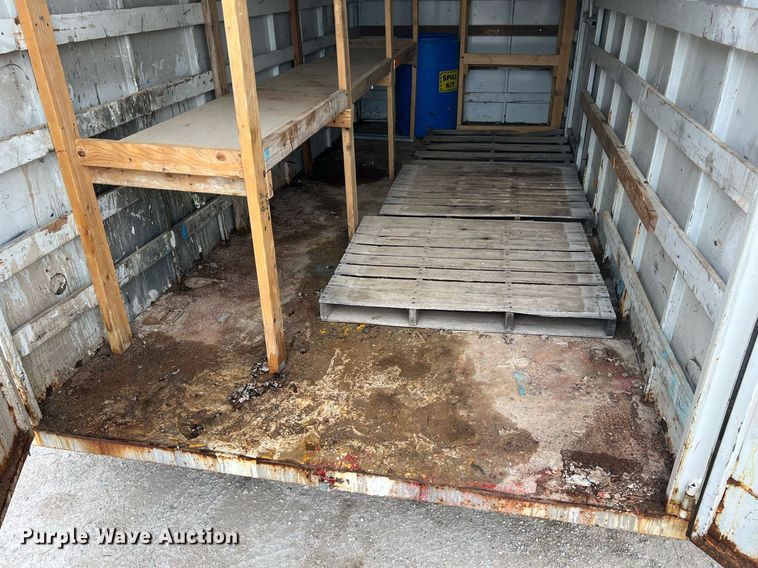 image for item LG9196 1997 Eagle Body  enclosed cargo trailer