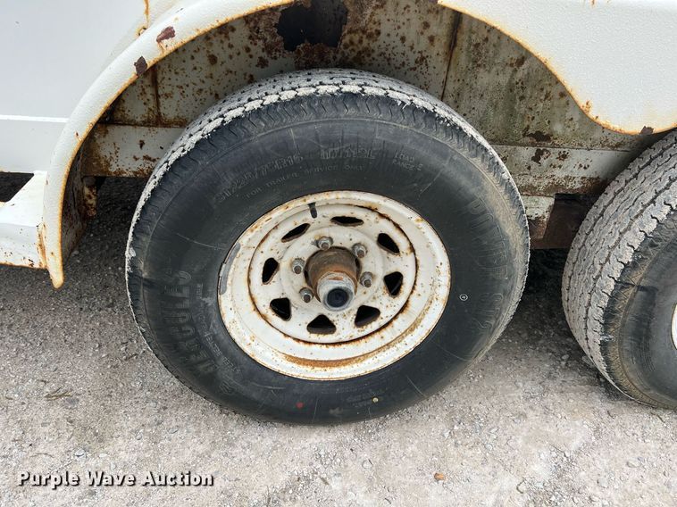 image for item LG9196 1997 Eagle Body  enclosed cargo trailer