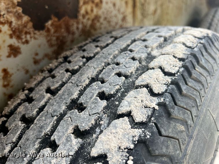 image for item LG9196 1997 Eagle Body  enclosed cargo trailer