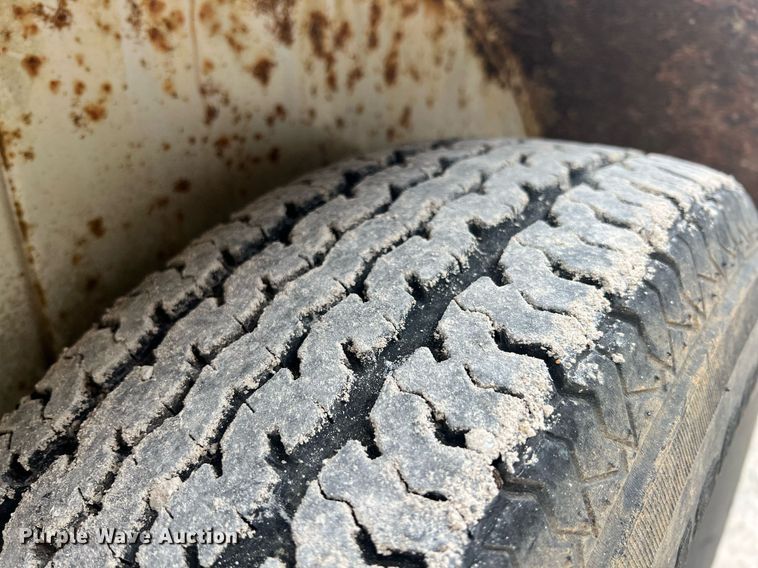 image for item LG9196 1997 Eagle Body  enclosed cargo trailer