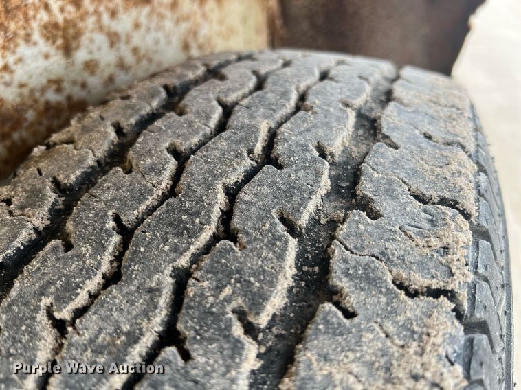 image for item LG9196 1997 Eagle Body  enclosed cargo trailer